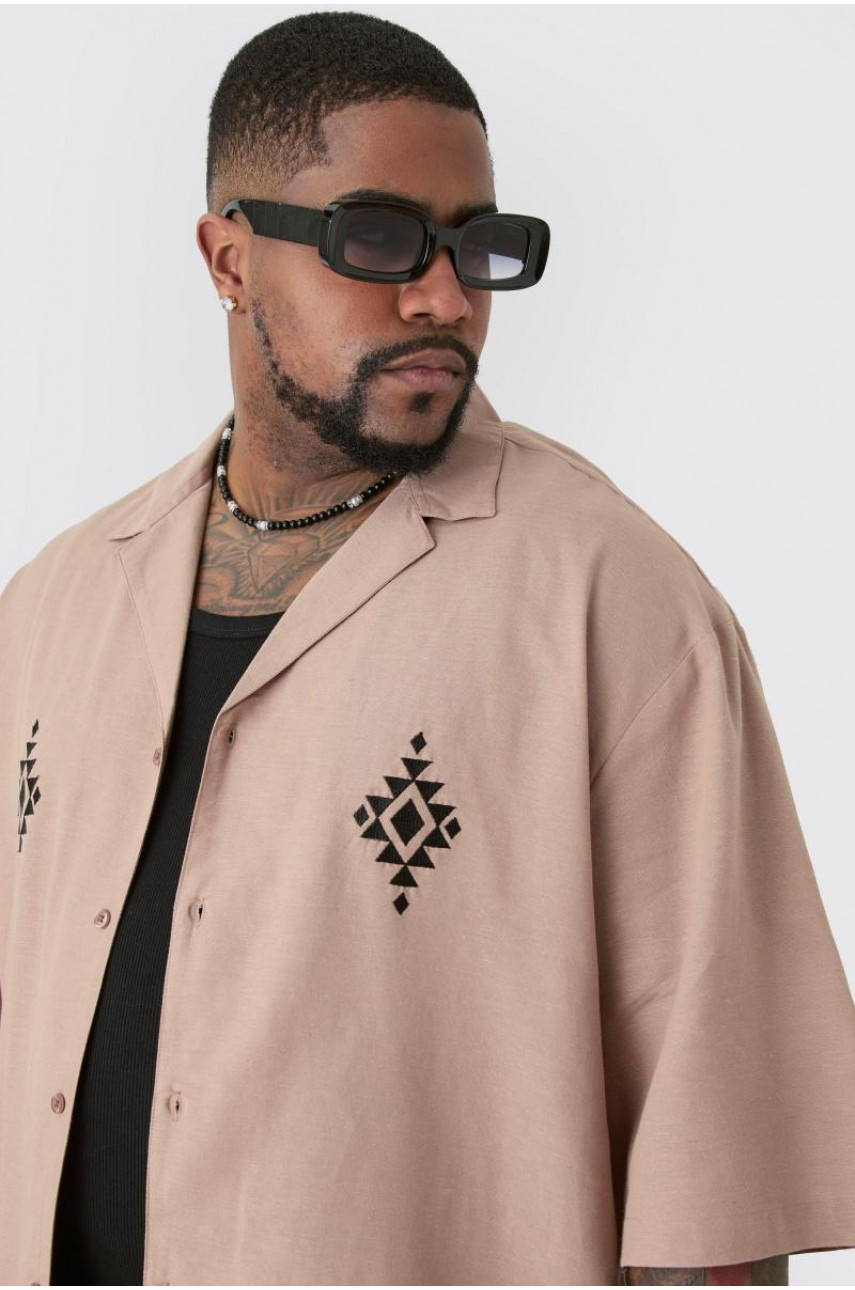 Плюс темно-коричнева сорочка з вишивкою з льону