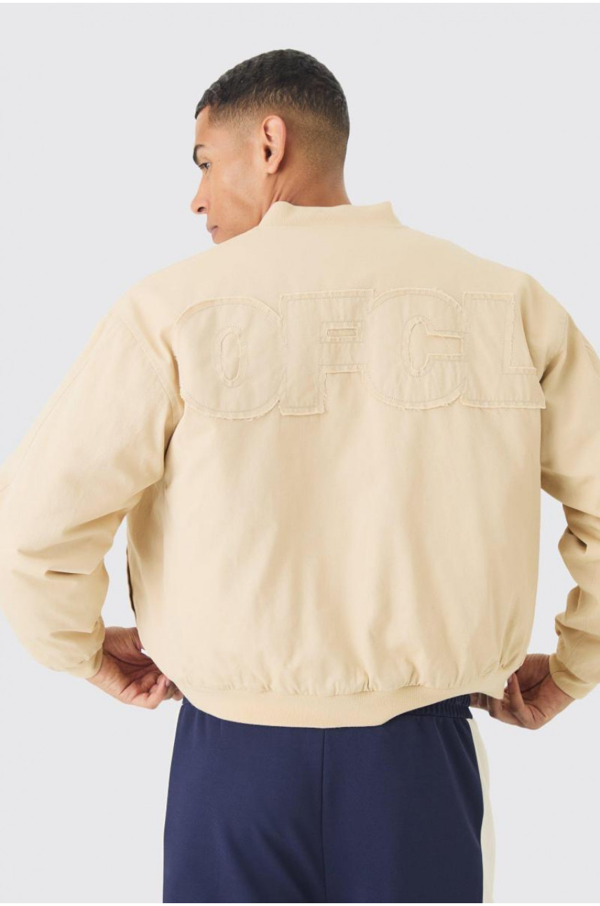 Одягнений бомбер з аплікацією OFCL і твіловою підкладкою в камені