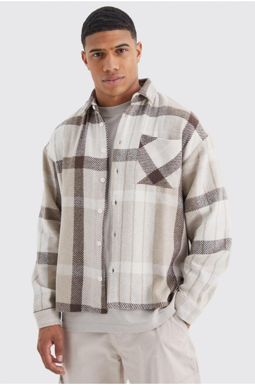 Верхня сорочка в клітку з розрізаним поділом