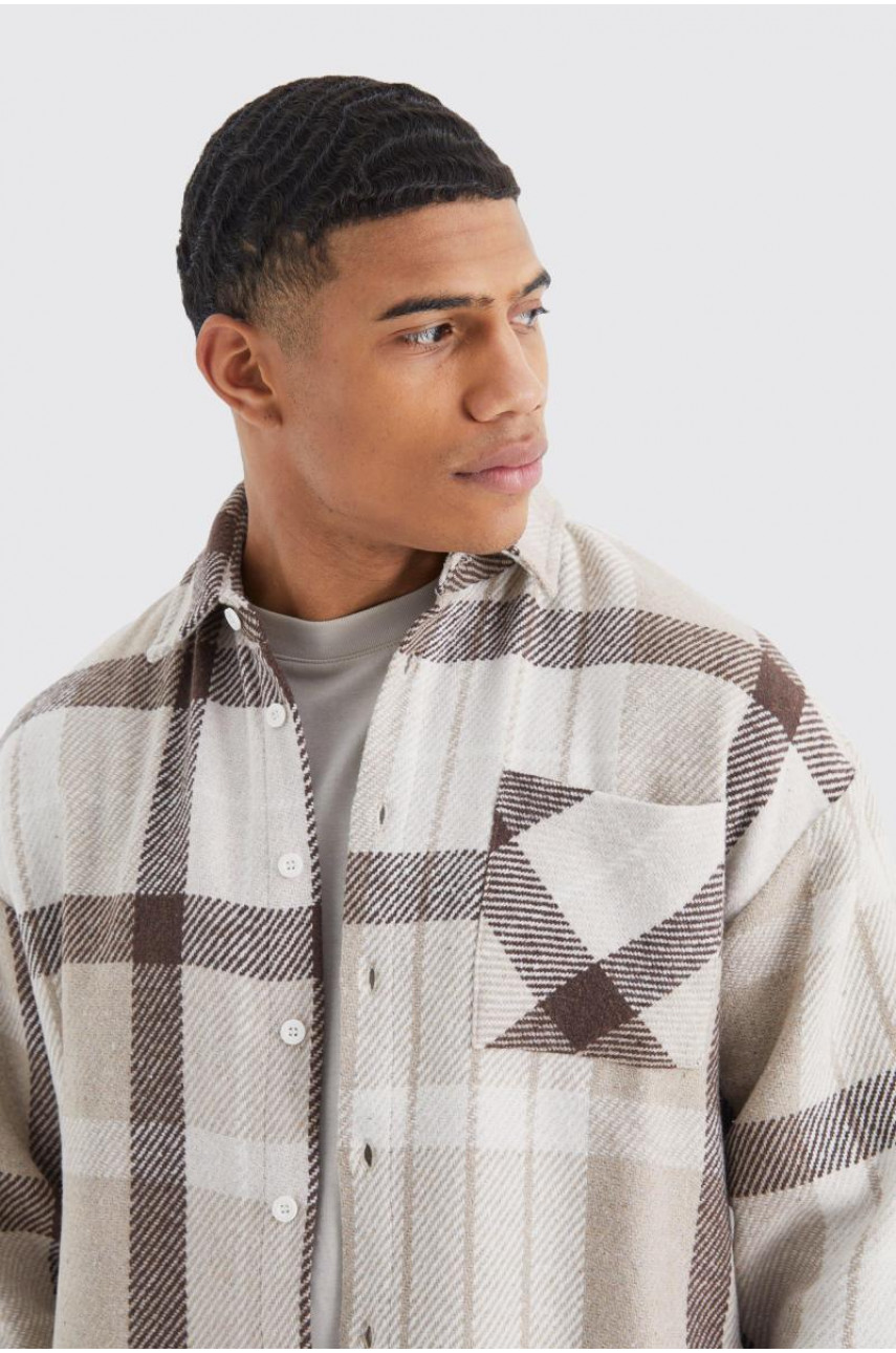 Верхня сорочка в клітку з розрізаним поділом