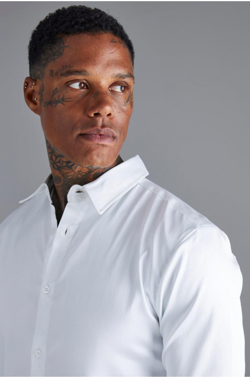 Еластична атласна сорочка з довгим рукавом