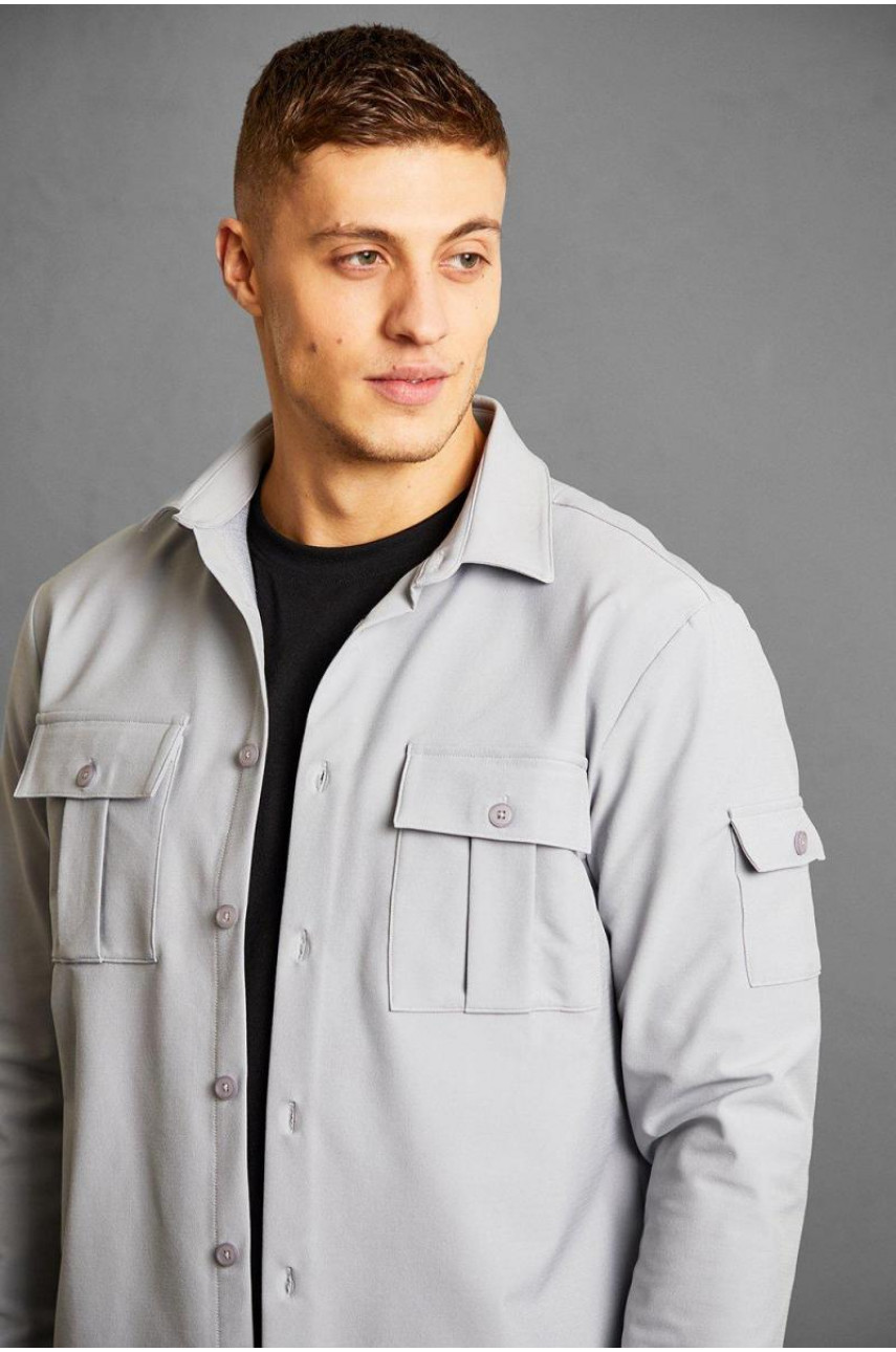 Легка оверсайз-сорочка з довгим рукавом