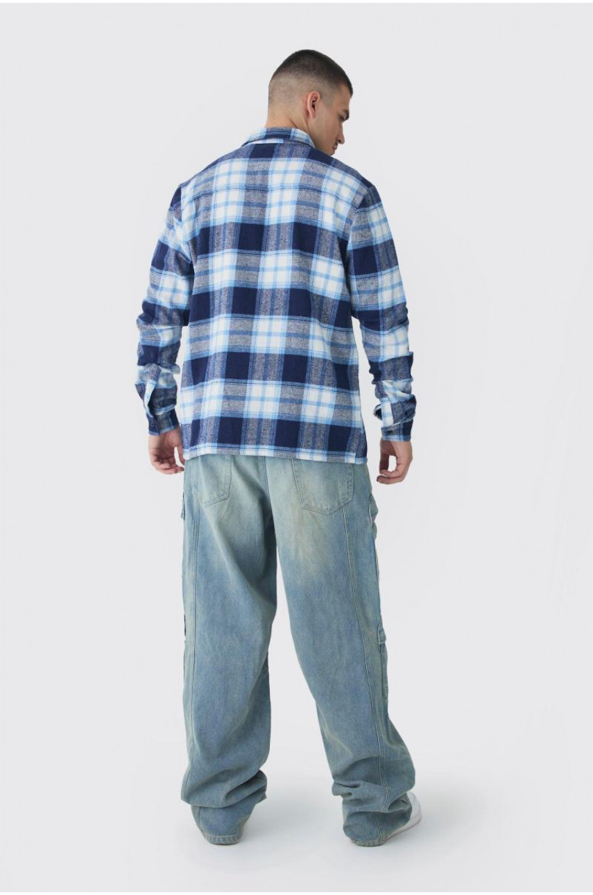 Висока синя сорочка звичайного крою у крупну клітинку