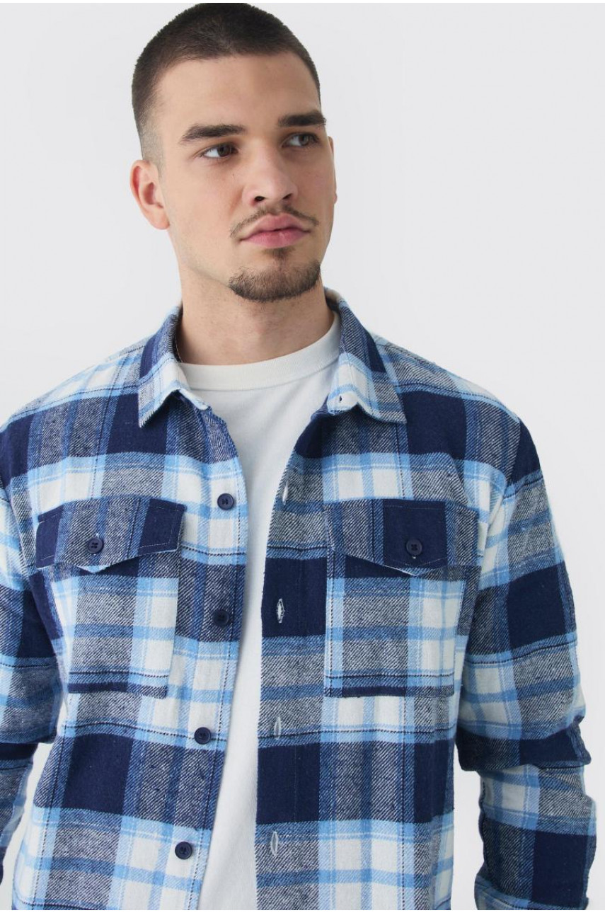 Висока синя сорочка звичайного крою у крупну клітинку