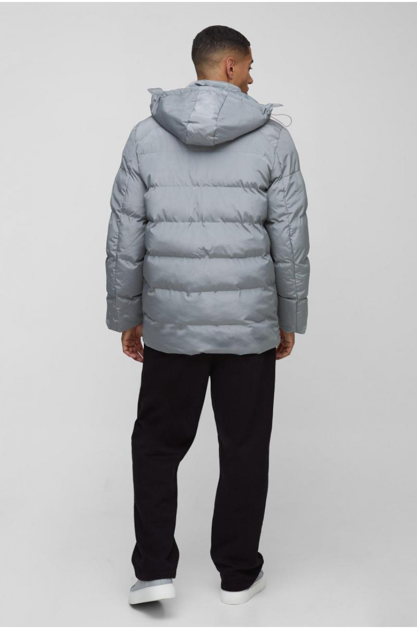 Пуховик середньої довжини з капюшоном сірого кольору