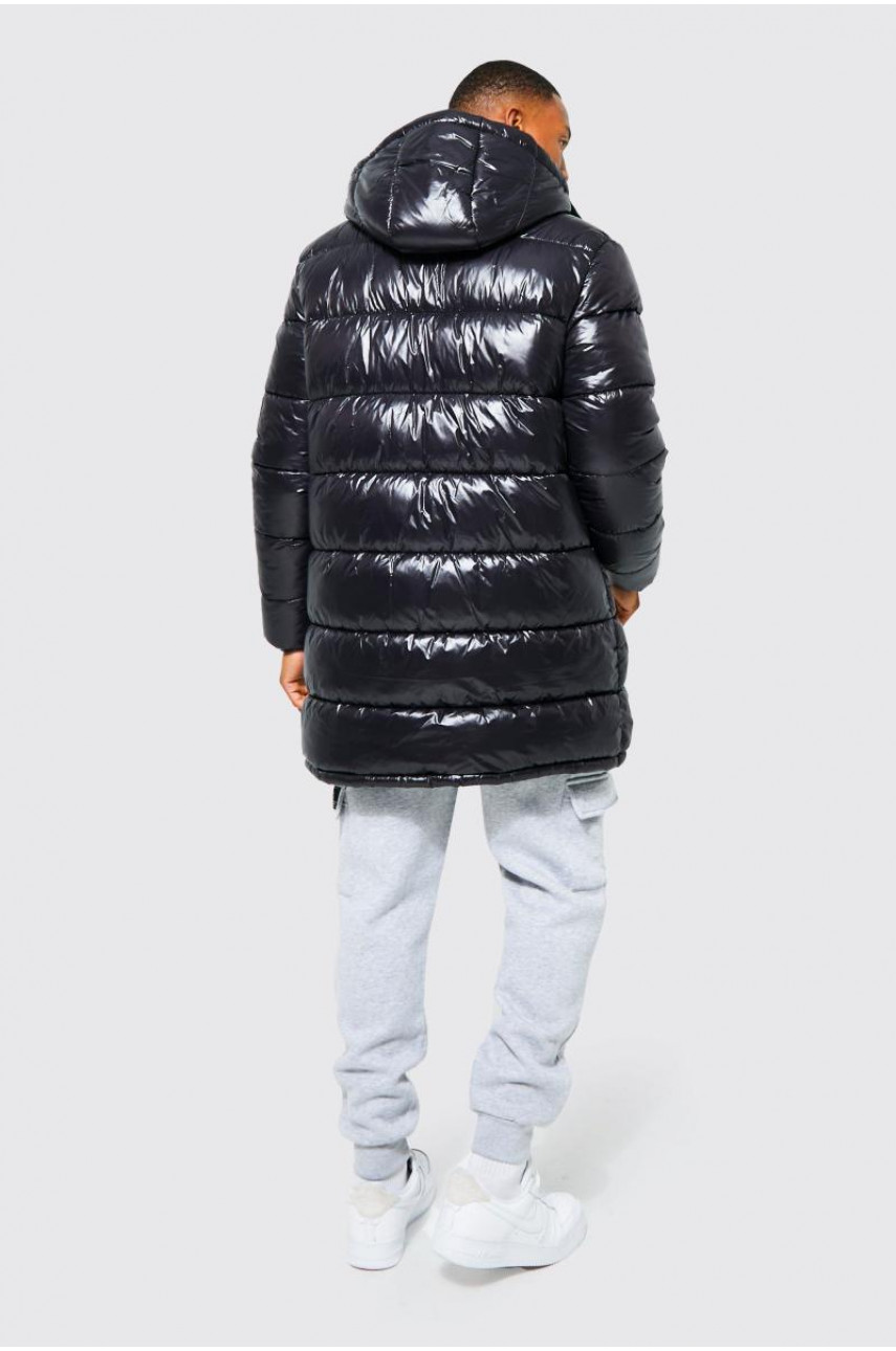 Довга парка з блискучим капюшоном